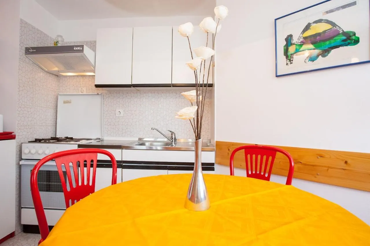 Valentina Apartment And Studio Vantacici