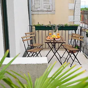 Apartment D & L, Dobrinj