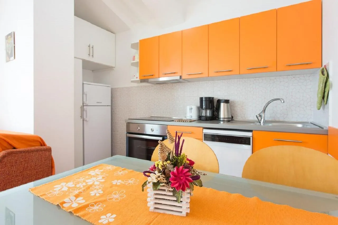 Valentina Apartment And Studio Vantacici