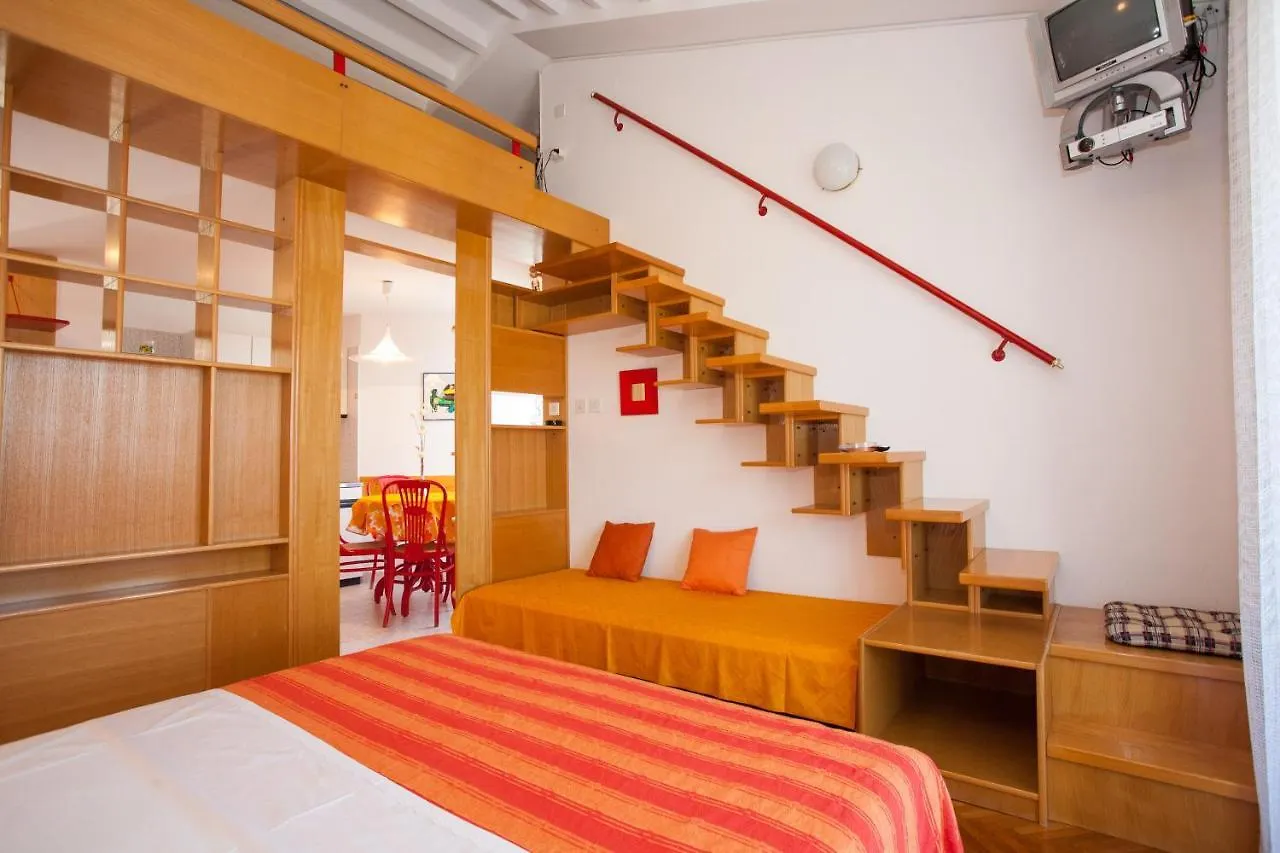 Valentina Apartment And Studio Vantacici
